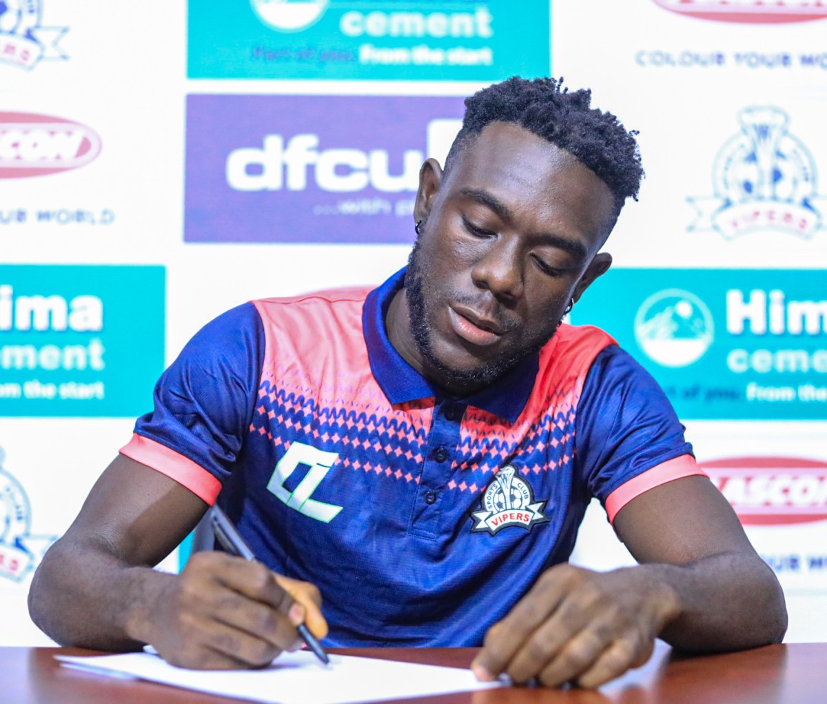 Liberian Forward Mark Yallah's Promise to Vipers Family on arrival at Kitende. 2